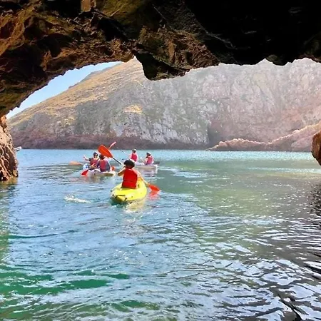 Tininha Da Ilha - Escape פניש