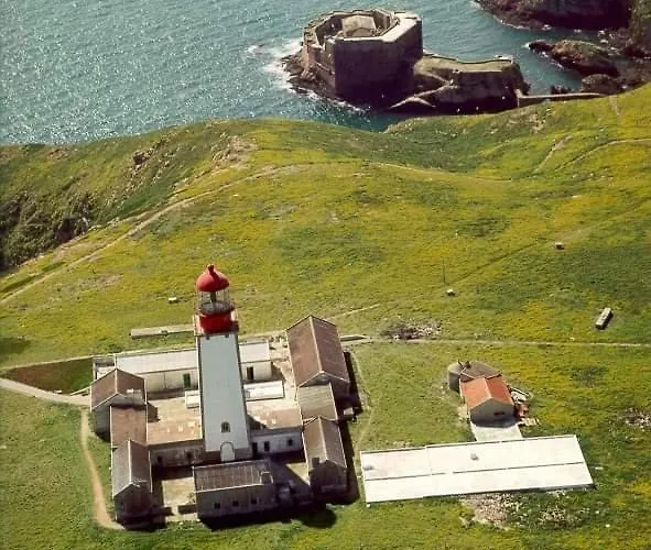 Tininha Da Ilha - Escape ペニシェ