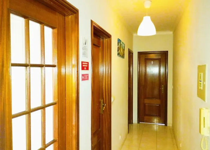 Tininha Da Ilha - Escape