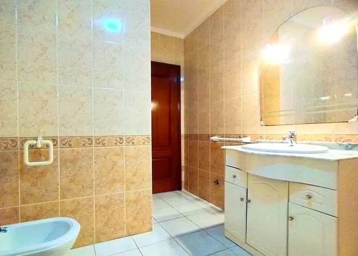 Tininha Da Ilha - Escape ペニシェ